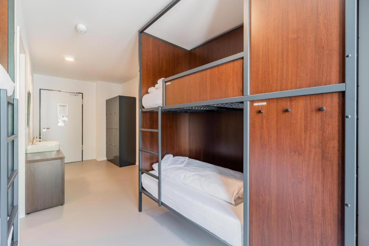 Ar Hostel *