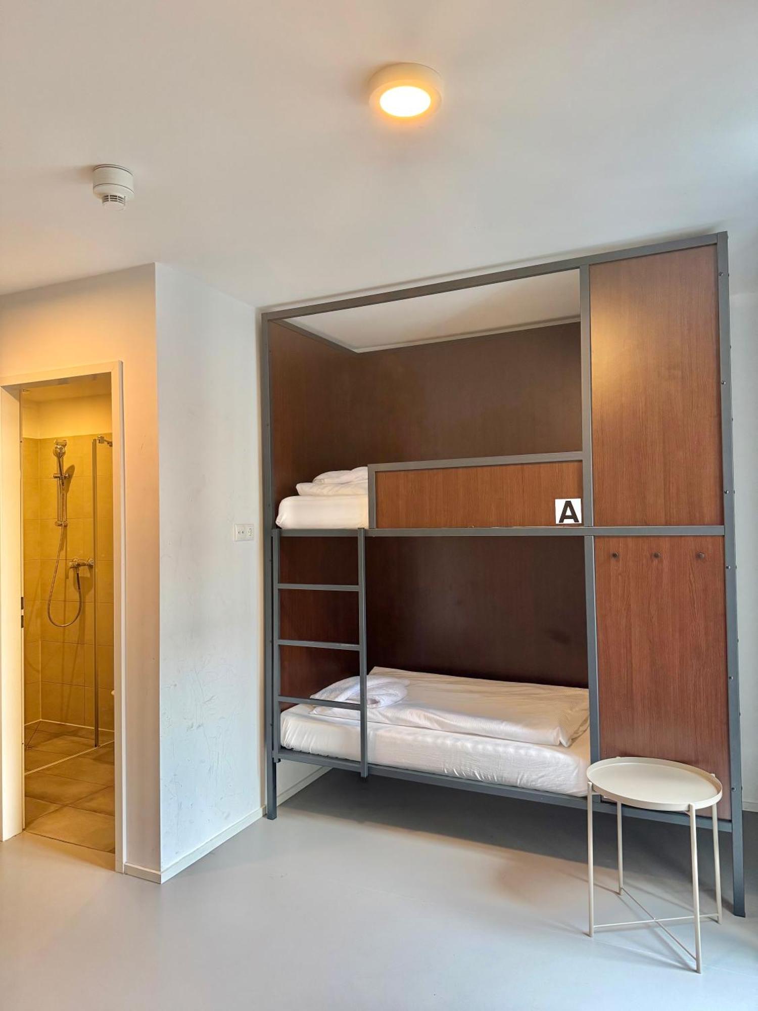 Hostel Ar *